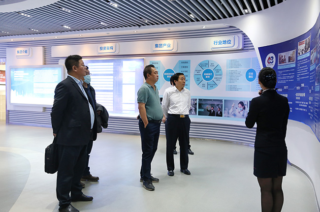 大連檢驗檢測集團黨委書記、董事長李強一行到訪廣電計量開展交流洽談